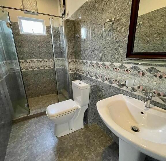 Quarto Deluxe, Daddy's Guest Home