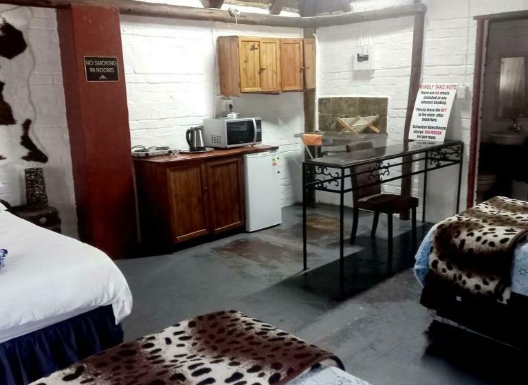 スタンダードスタジオ, Schweizer Guesthouse