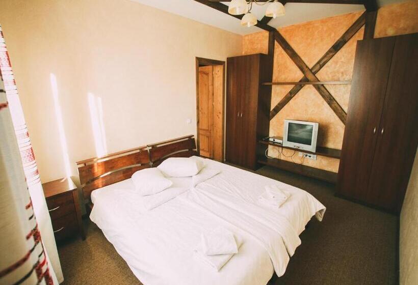 침실 2개 아파트, готель добрій