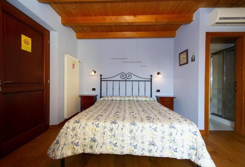 חדר סטנדרט לשלושה עם מרפסת, Agriturismo Lis Rosis