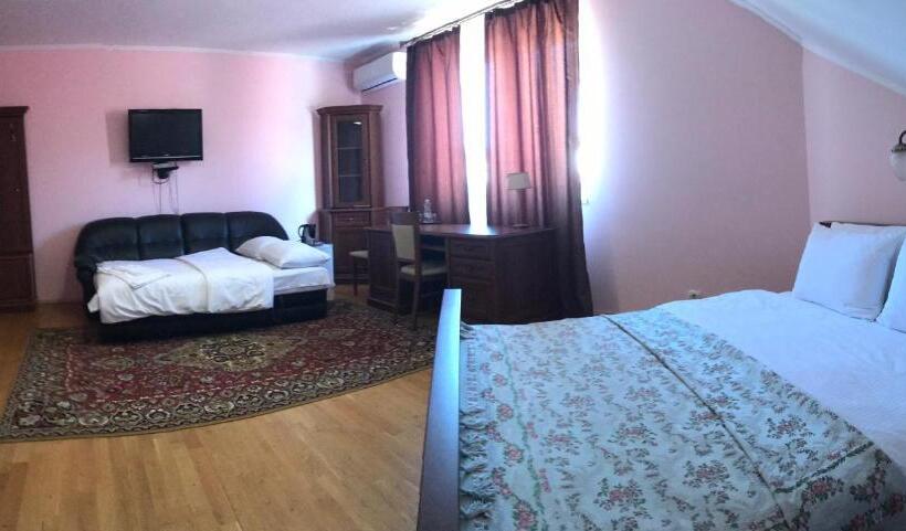 سوئیت جونیور خانوادگی, Complex Vivcharyk