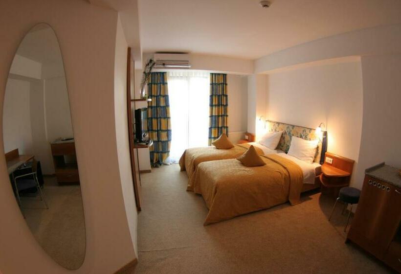 スタンダードルーム, Doi Taurasi