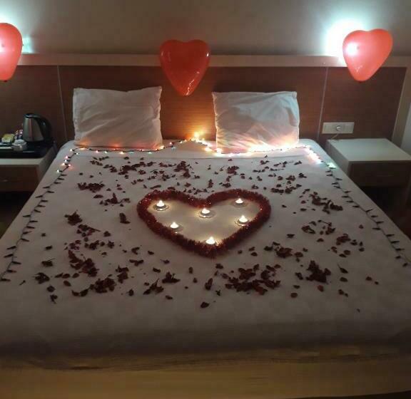 اتاق استاندارد, Emsa Palace