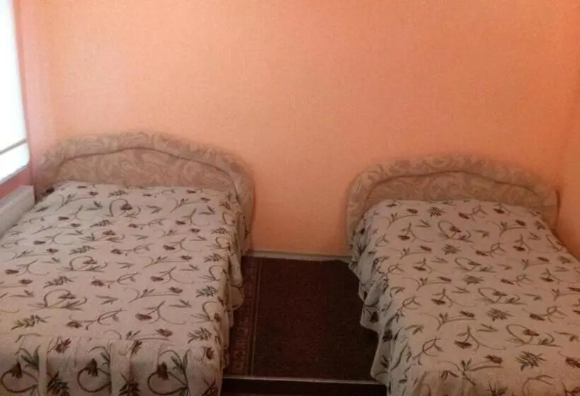 スーペリアの４人部屋, Kiev S