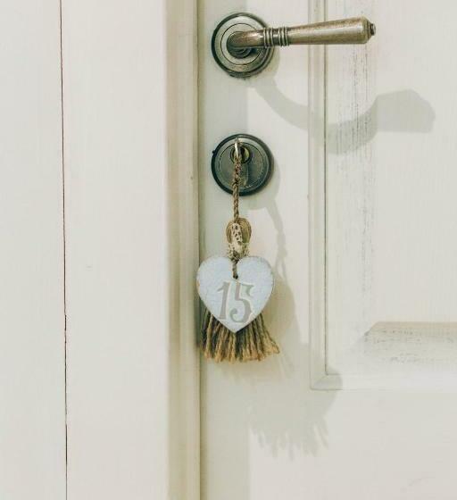 اتاق لوکس سه تخته, Lambert