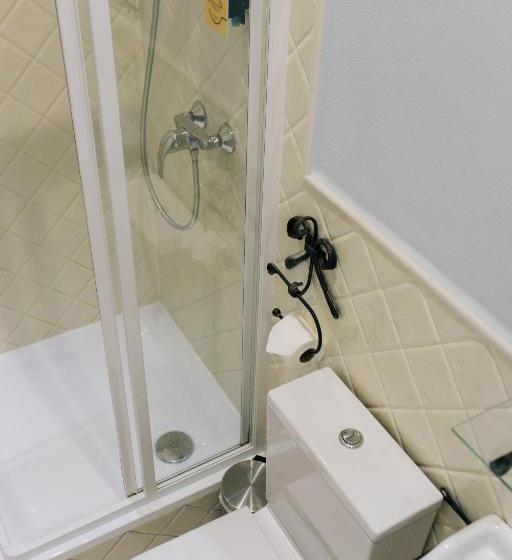 اتاق استاندارد, Lambert