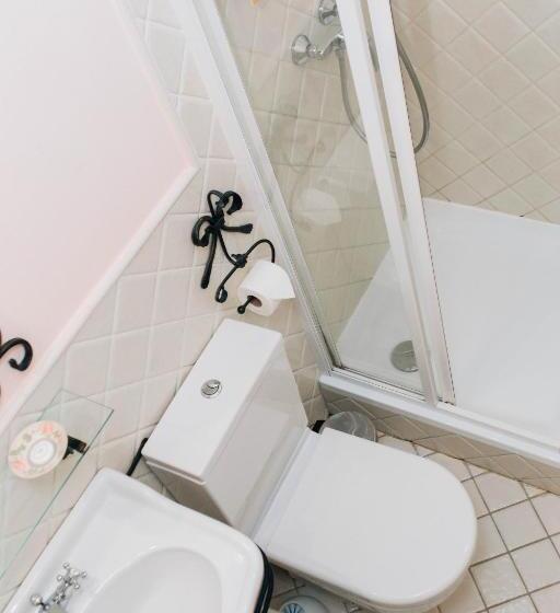 اتاق لوکس سه تخته, Lambert