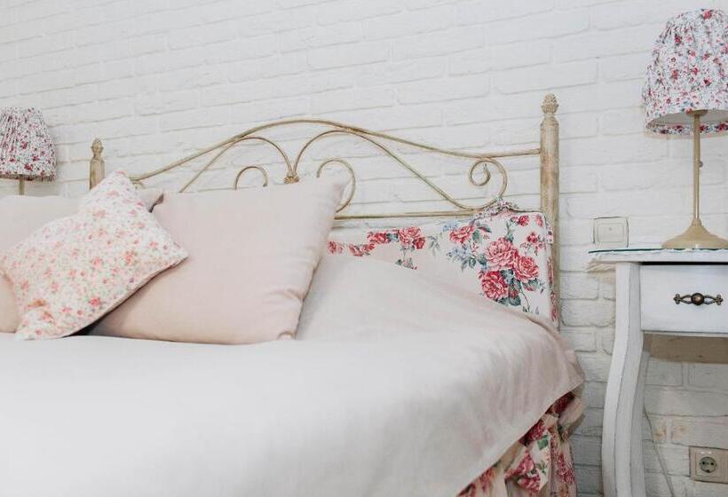 اتاق لوکس سه تخته, Lambert