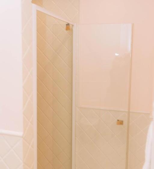 سوئیت 2 خوابه, Lambert