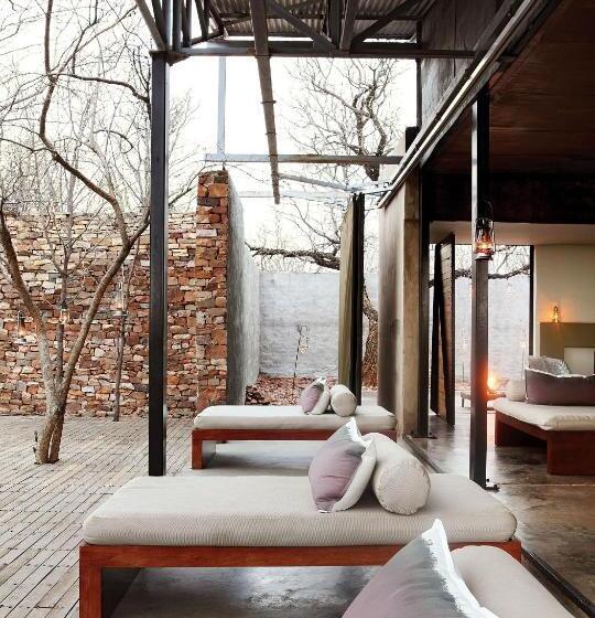 Deluxe room with river view, The Outpost & Pel S Post