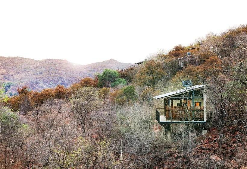 Deluxe room with river view, The Outpost & Pel S Post