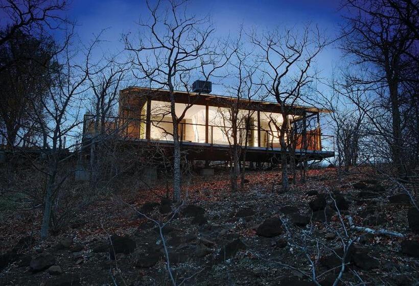 חדר דלוקס נוף לגינה, The Outpost & Pel S Post