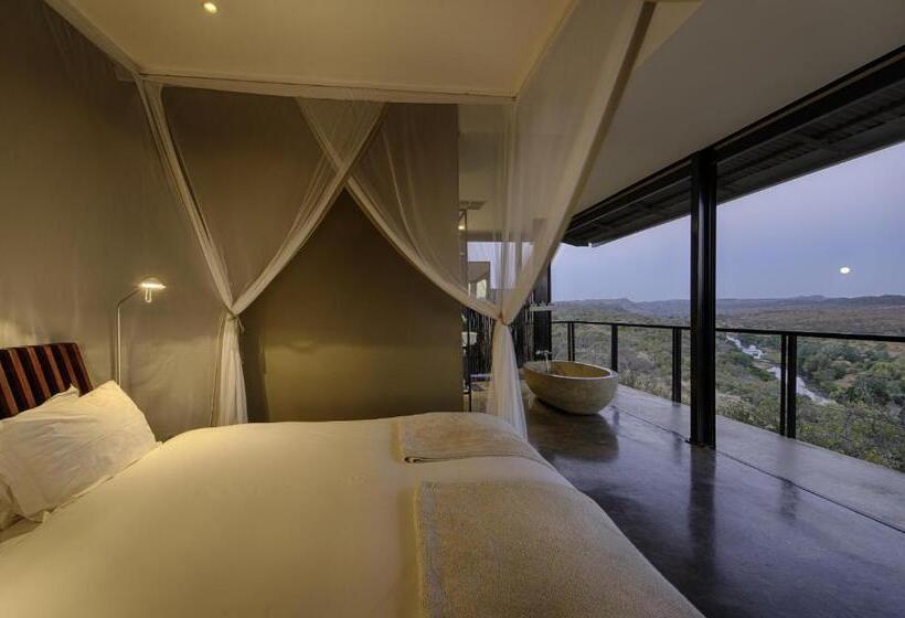 Deluxe room with river view, The Outpost & Pel S Post