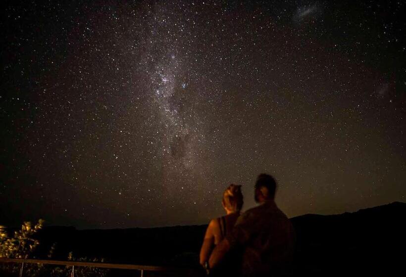 Deluxe room with river view, The Outpost & Pel S Post