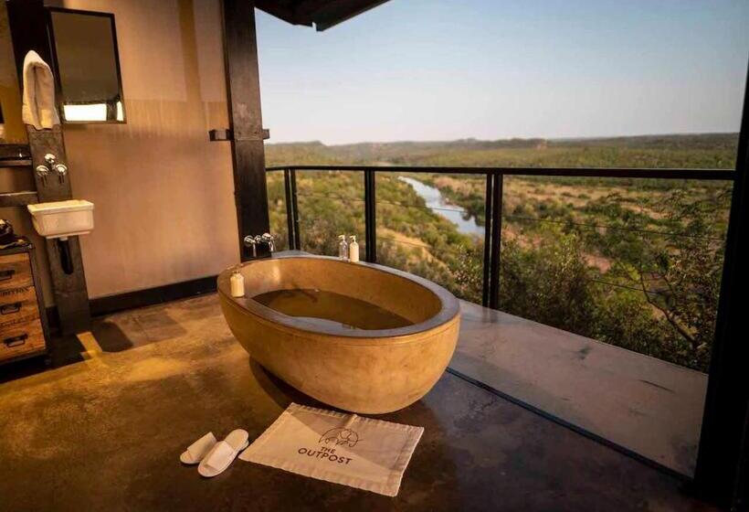 Deluxe room with river view, The Outpost & Pel S Post