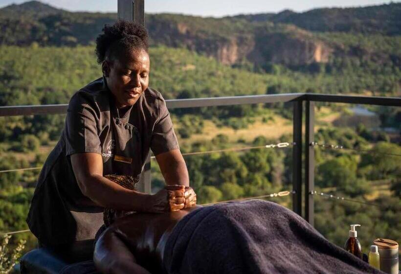 Deluxe room with river view, The Outpost & Pel S Post