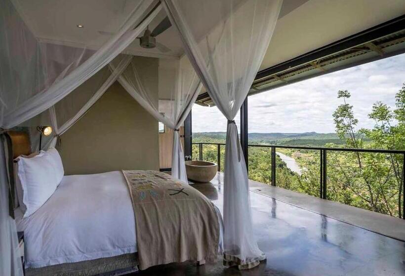 Deluxe room with river view, The Outpost & Pel S Post