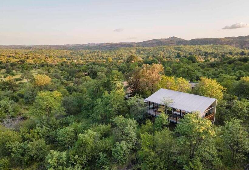 חדר דלוקס נוף לגינה, The Outpost & Pel S Post