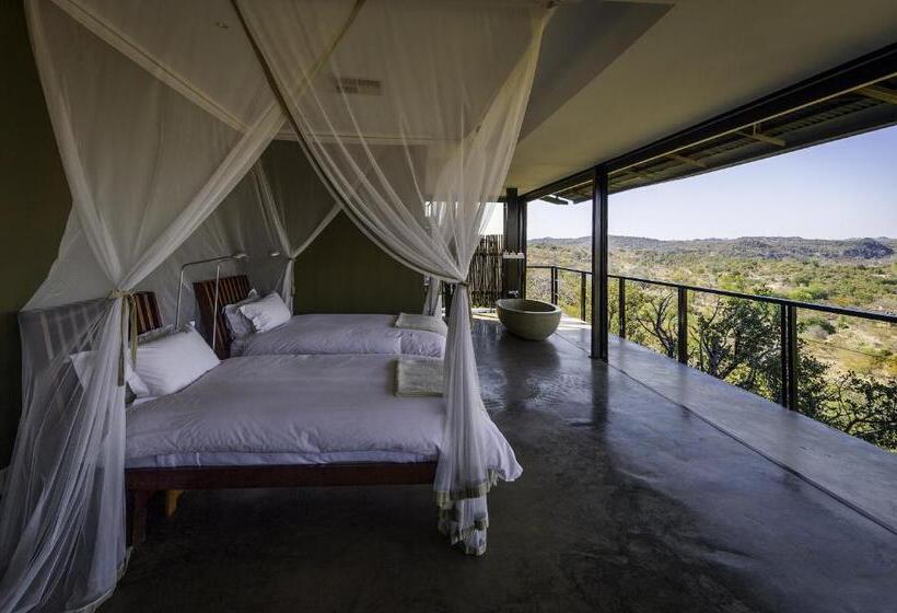 Deluxe room with river view, The Outpost & Pel S Post