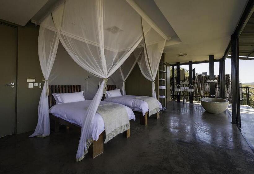 Deluxe room with river view, The Outpost & Pel S Post