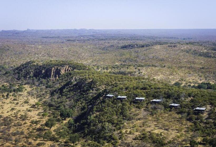 Deluxe room with river view, The Outpost & Pel S Post