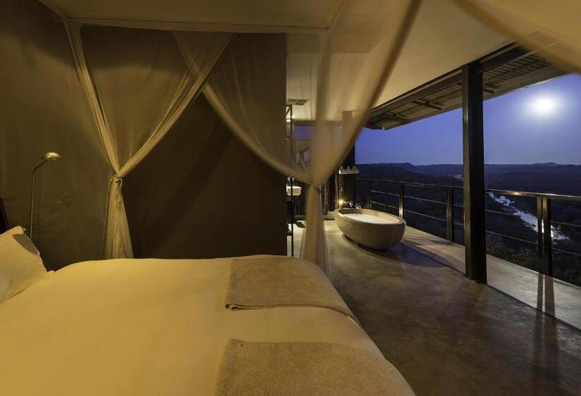 Deluxe room with river view, The Outpost & Pel S Post