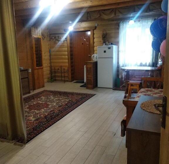 استودیوی استاندارد, Cottage Spadok