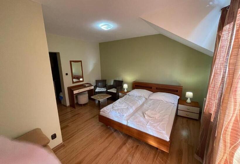 스탠다드 발코니 스튜디오, Penzión Tulip