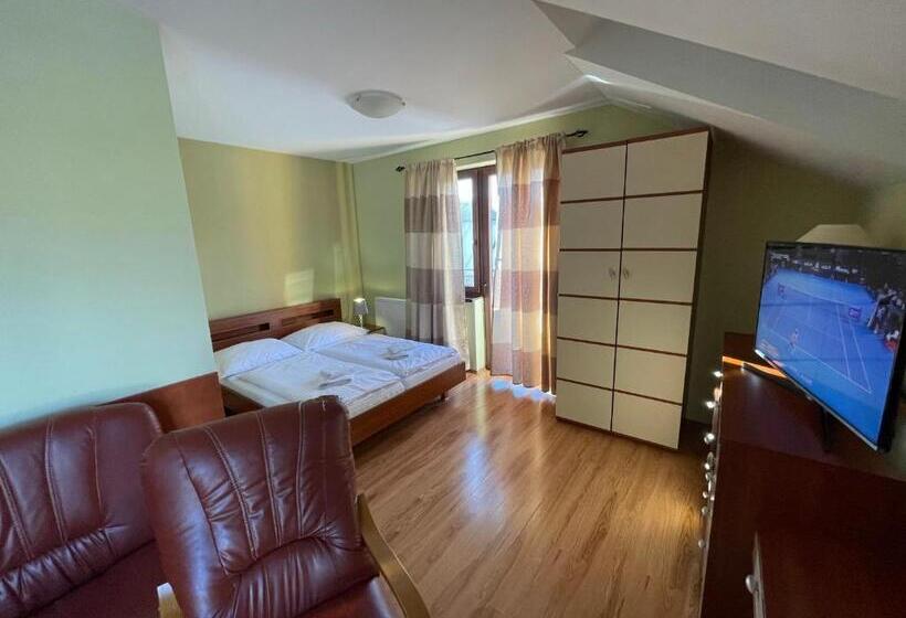 스탠다드 스튜디오 (전망), Penzión Tulip