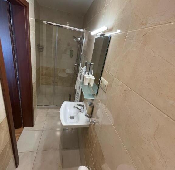 스탠다드 스튜디오, Penzión Tulip