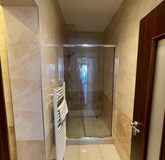 패밀리 스튜디오, Penzión Tulip