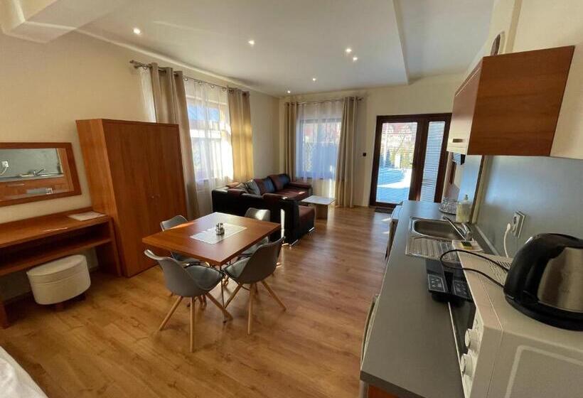 패밀리 스튜디오, Penzión Tulip