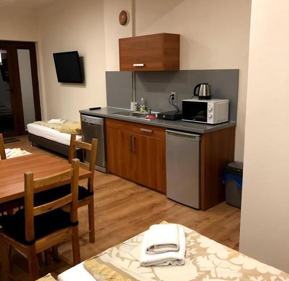 패밀리 스튜디오, Penzión Tulip