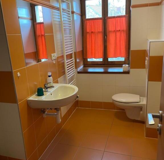 Номер Стандарт с Балконом, Penzion Pod Zámkem