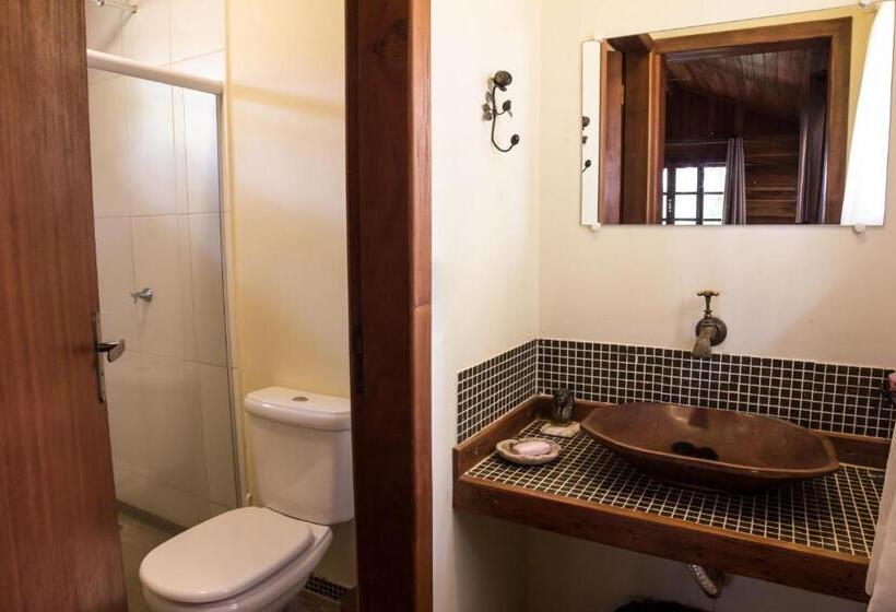 بنجلو قياسى مطلّ علي الحديقة, Pousada Camping Porto Grande