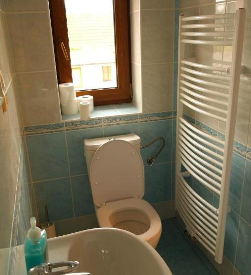 스탠다드 스튜디오, Ubytování Macků