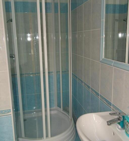 스탠다드 스튜디오, Ubytování Macků