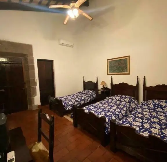 اتاق استاندارد سه نفره, Hosteria Fortin De San Miguel