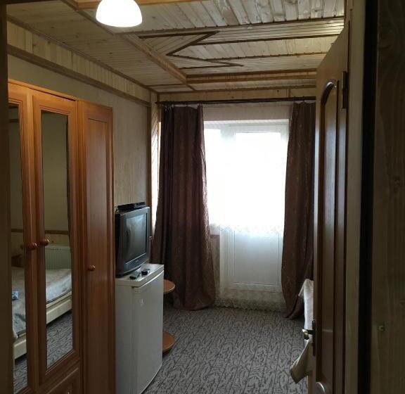 غرفة عائلية, Skarbivka