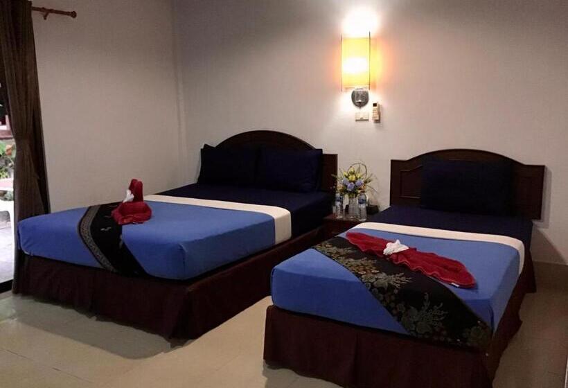 스탠다드 트리플 발코니 룸, Andaman Beach Resort Koh Jum