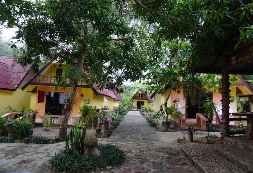 חדר אקונומי, Andaman Beach Resort Koh Jum