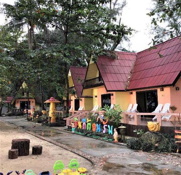 חדר דחוקס עם מיטת קינג, Andaman Beach Resort Koh Jum