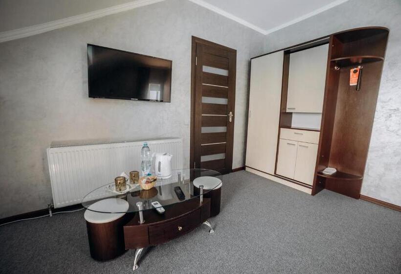 Номер Стандарт с Балконом, Avalon Hotel&pool