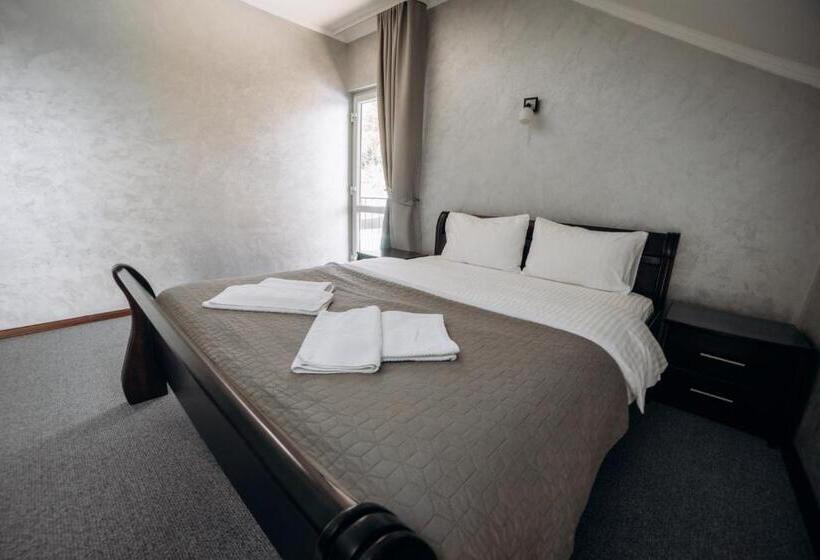 Номер Стандарт с Балконом, Avalon Hotel&pool