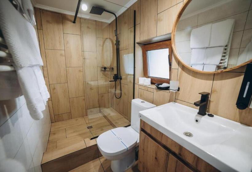 Номер Стандарт Вид на Бассейн, Avalon Hotel&pool