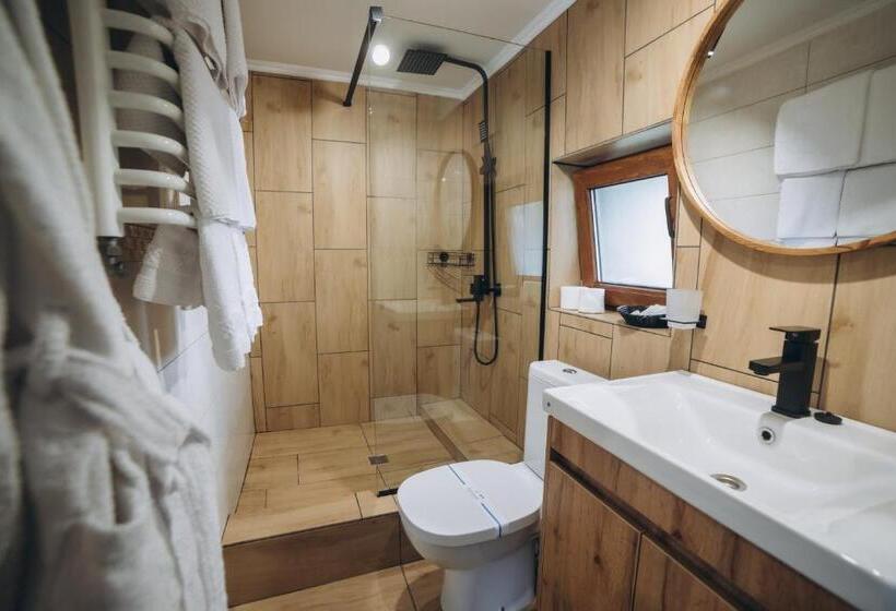 Номер Стандарт Вид на Бассейн, Avalon Hotel&pool