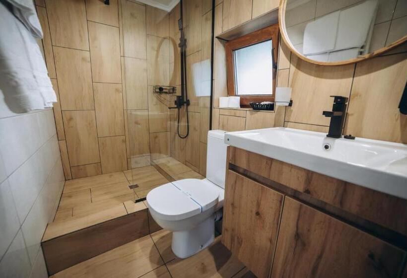 Номер Стандарт Вид на Бассейн, Avalon Hotel&pool