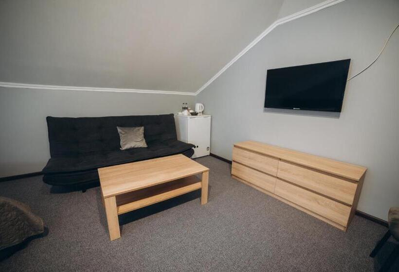 Номер Стандарт Вид на Бассейн, Avalon Hotel&pool