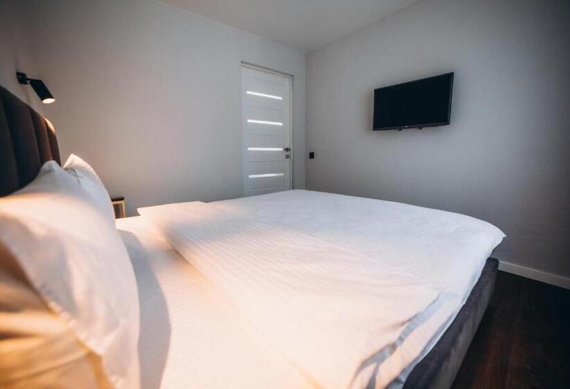 Семейный Номер, Avalon Hotel&pool