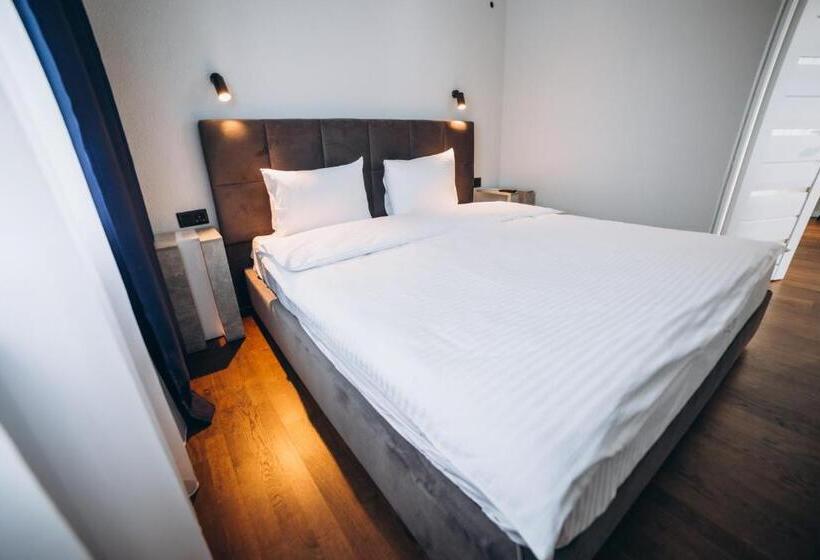 Семейный Номер, Avalon Hotel&pool